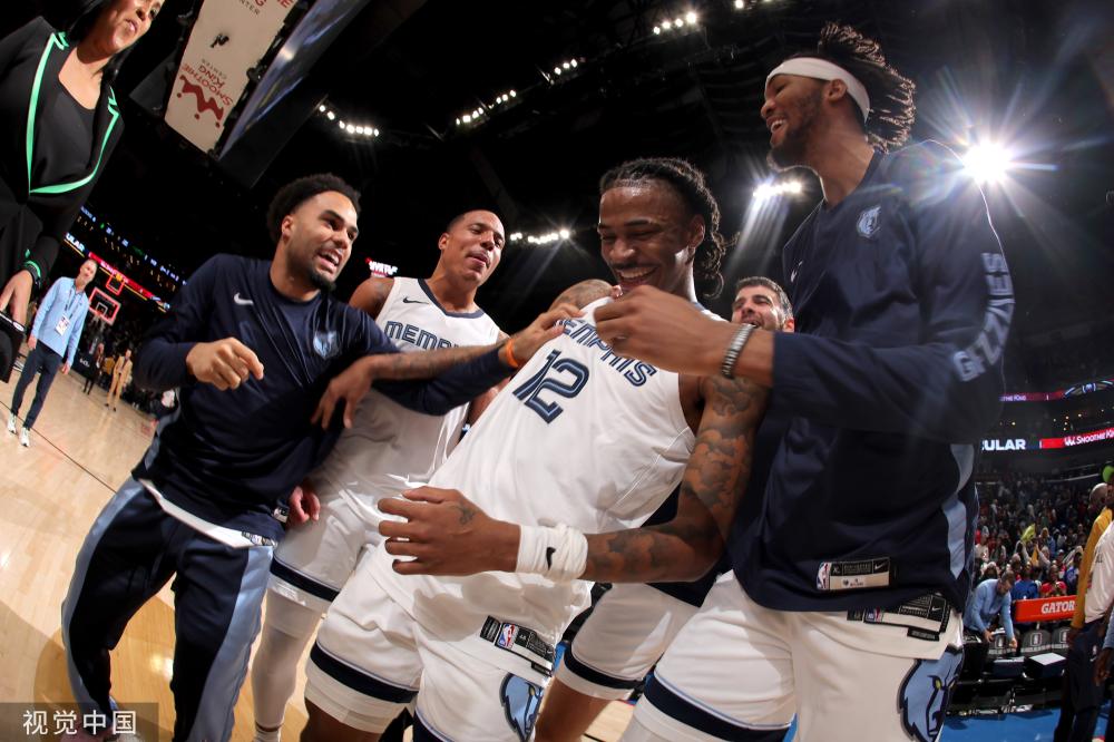 的较量中脱 的较量中脱